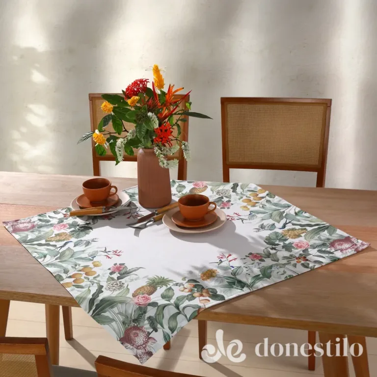 Centro de Mesa Döhler Clean Renova Estampado Digital Verena D com 78X78 cm em Ametista do Sul RS